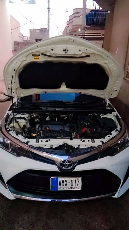 Toyota Corolla GLI superwhite 2018/19 4