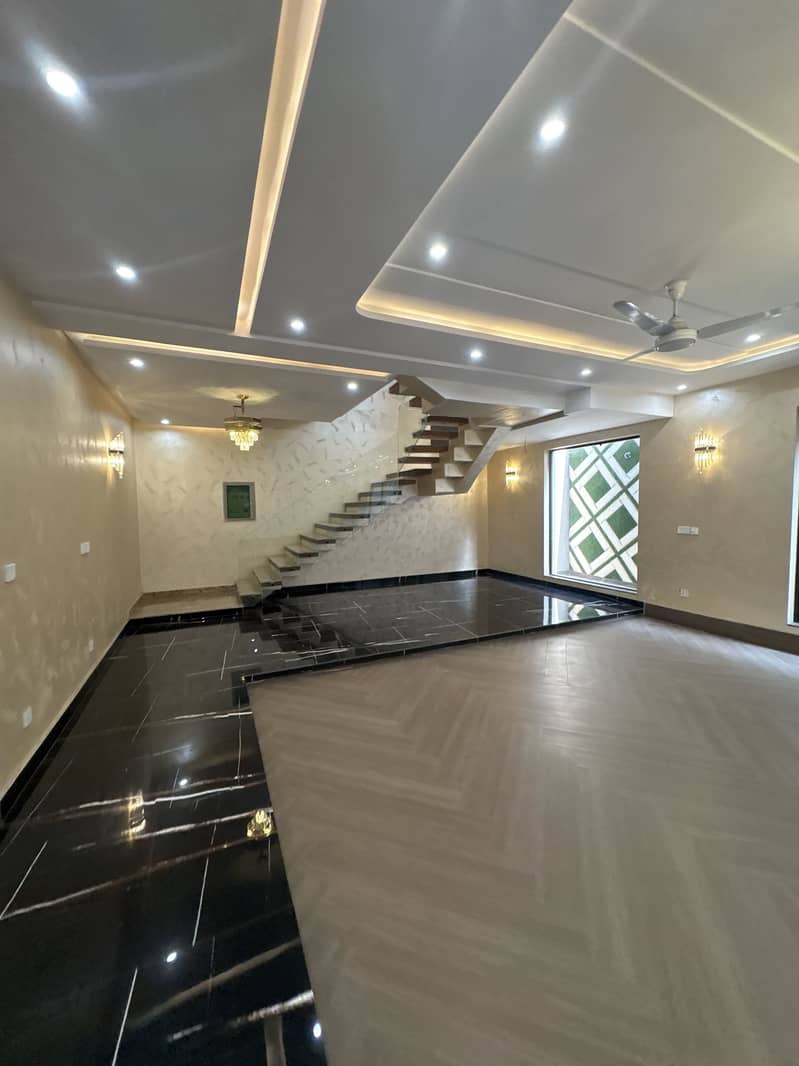 Cheapest Full Basement House Near Dolmen Mall Phase 6 B Block 32