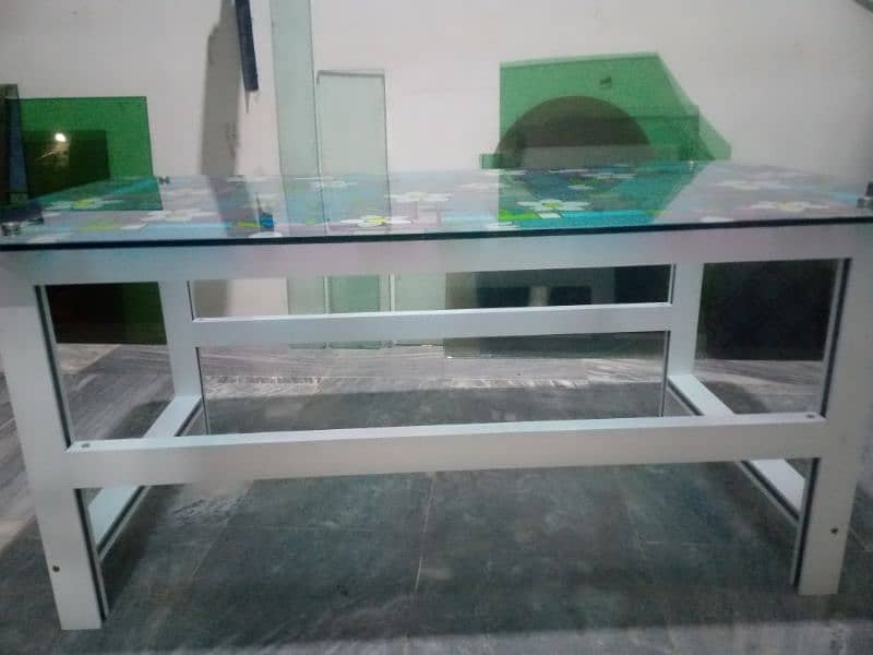 aluminium glass Table 1