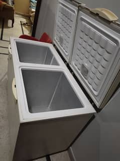 Deefreezer Dawlance in good condition cooling 100 per