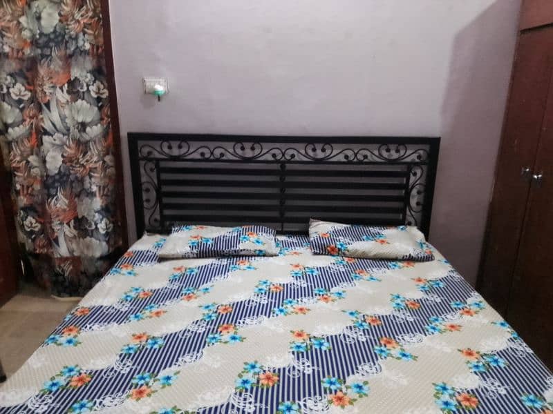 King Size Bed With Mattress + Dressing Table 3