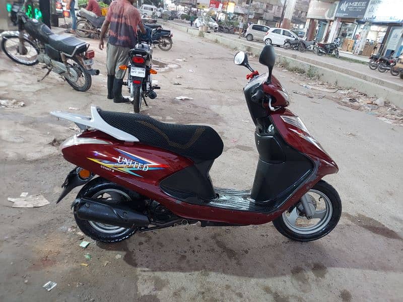 United Scooty 100cc 1