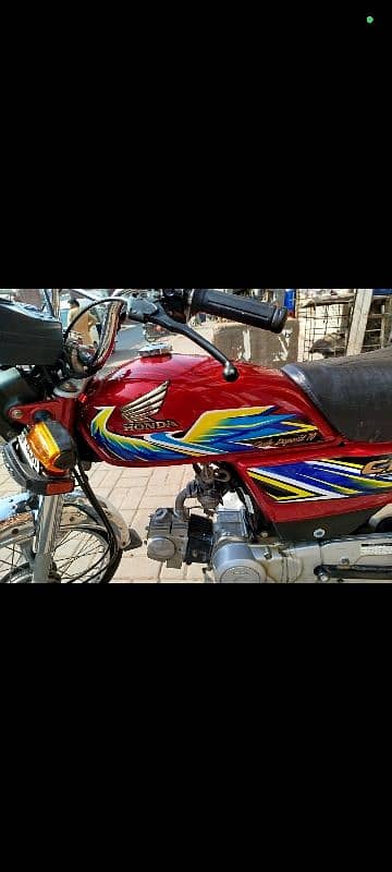 Honda CD70 4