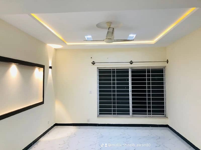 Rawalpindi Bahria Town Phase8 10 Marla Brand New Upper Portion Available For Rent Without Gas Electricity Meter Seprade 4