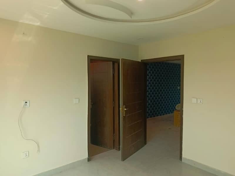 2 BED ROOM NON FURNISH APARTMENT FOR RENT IN BAHRIA TOWN LAHORE 9