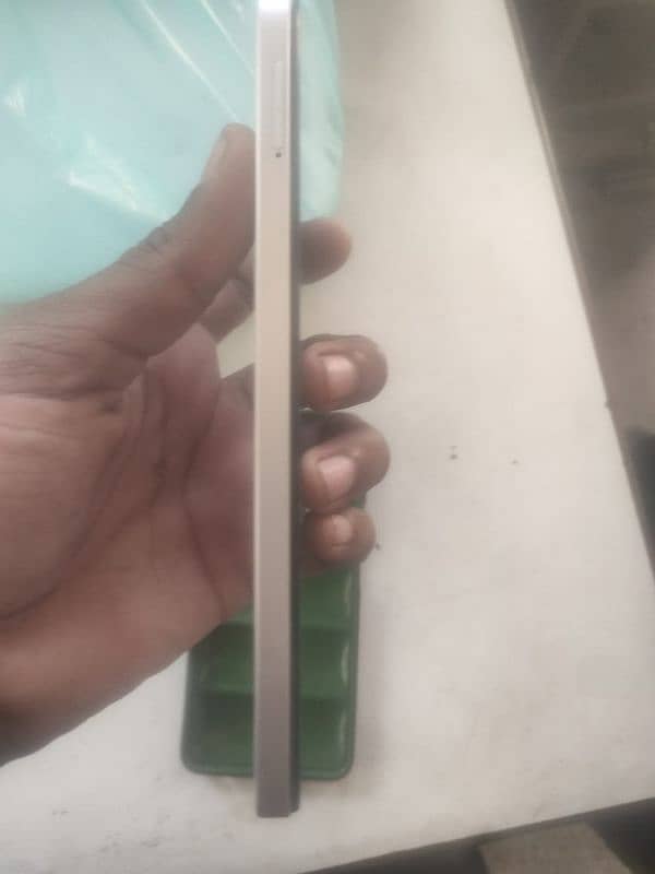 I am saling my phone Infinix smart 8 4gb 128gb 4