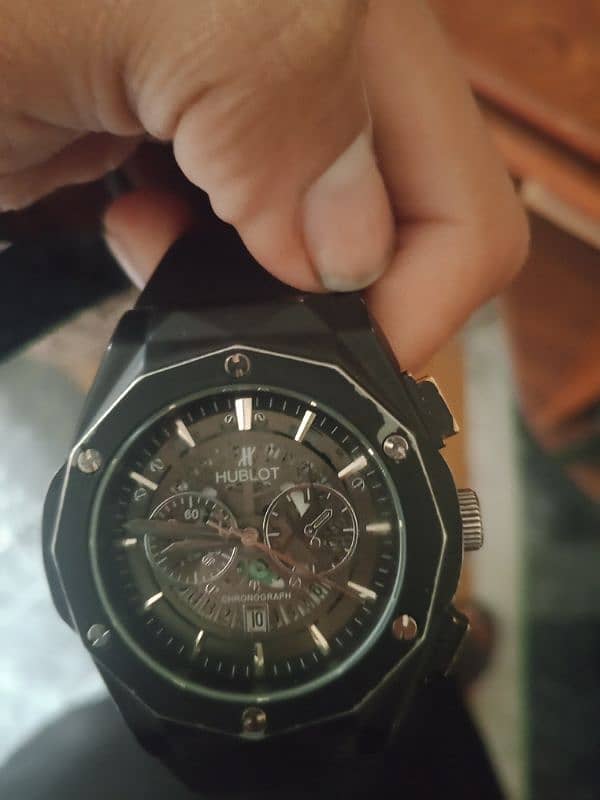 hubolt ki original watch hai urgent sell 5