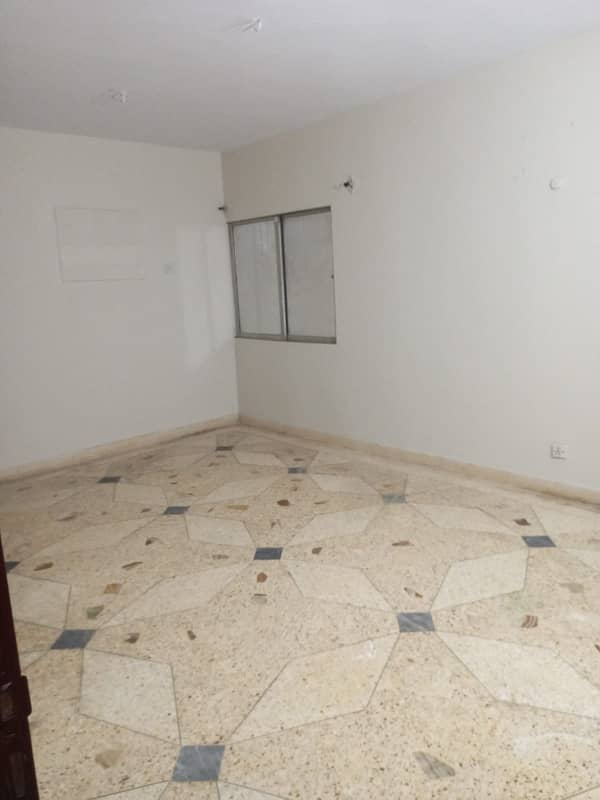 1900 sqft 3 Bed D/D Apartment "Rufi Lake Drive" 5