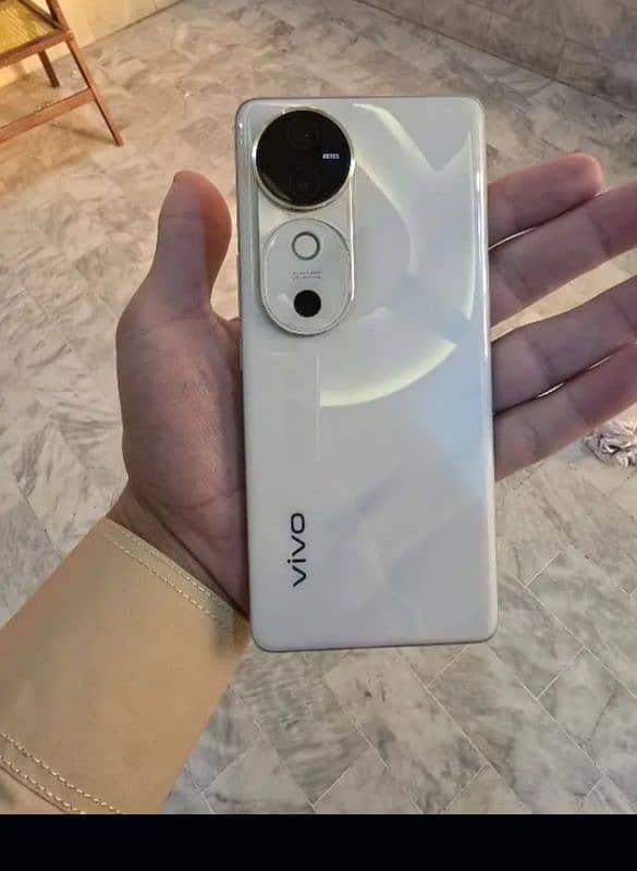 vivo v40 16gb ram 256gb memory 1