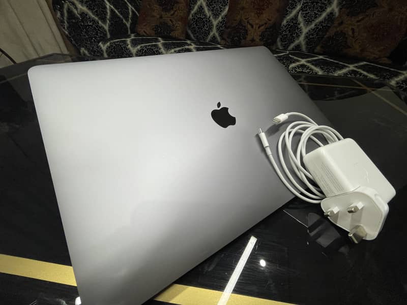 Apple Laptop, Macbook Pro2019,Core i7,16",32GB RAM,1TB SSD,4GB Graphcs 2