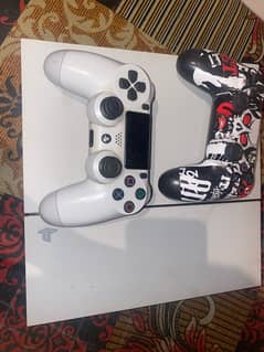 Orignal Sony Ps4 with orignal controllers,500gb