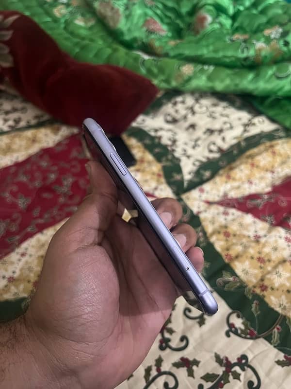 iPhone 11 128gb PTA Approved 1