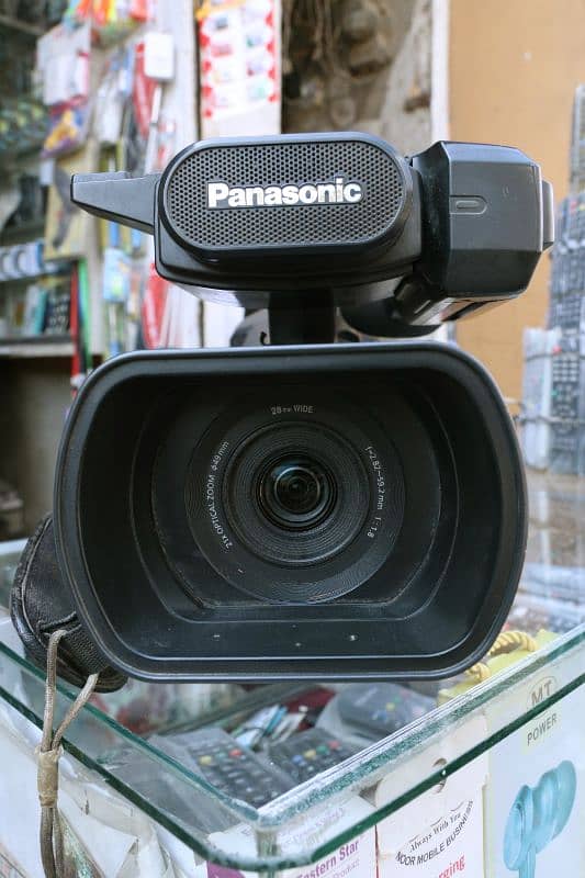 Panasonic HC-MDH2 Camera 1