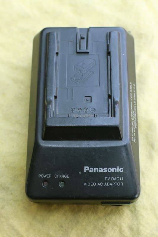 Panasonic HC-MDH2 Camera 10