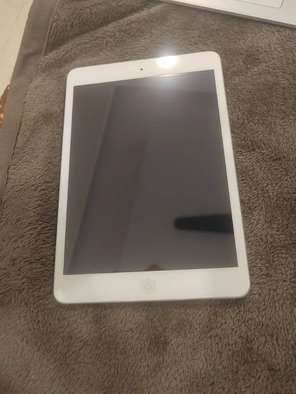 Ipad mini 2 in good condition 32gb. 3