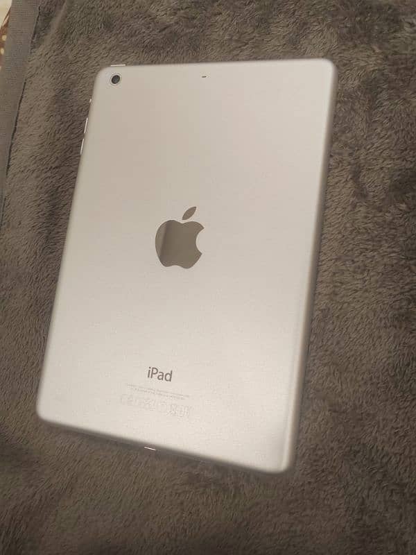 Ipad mini 2 in good condition 32gb. 8