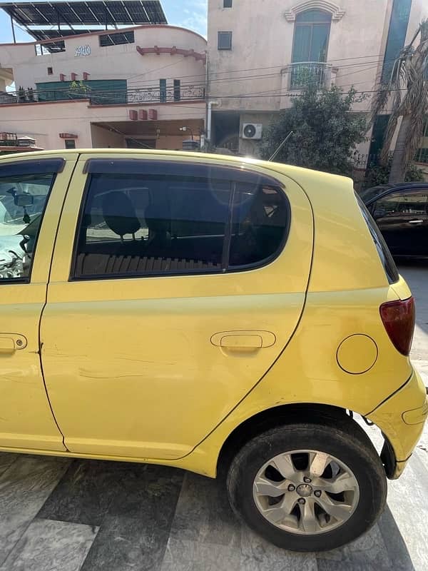 Toyota Vitz 2004 but registered in 2007 4