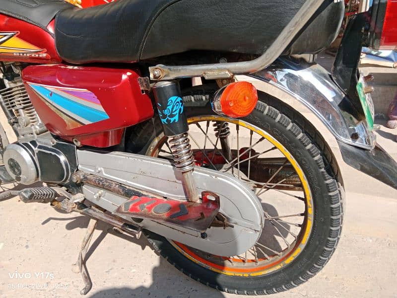 Honda 125 Red Color 1