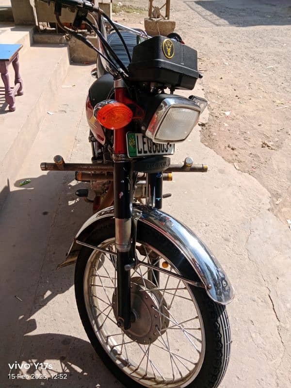 Honda 125 Red Color 5