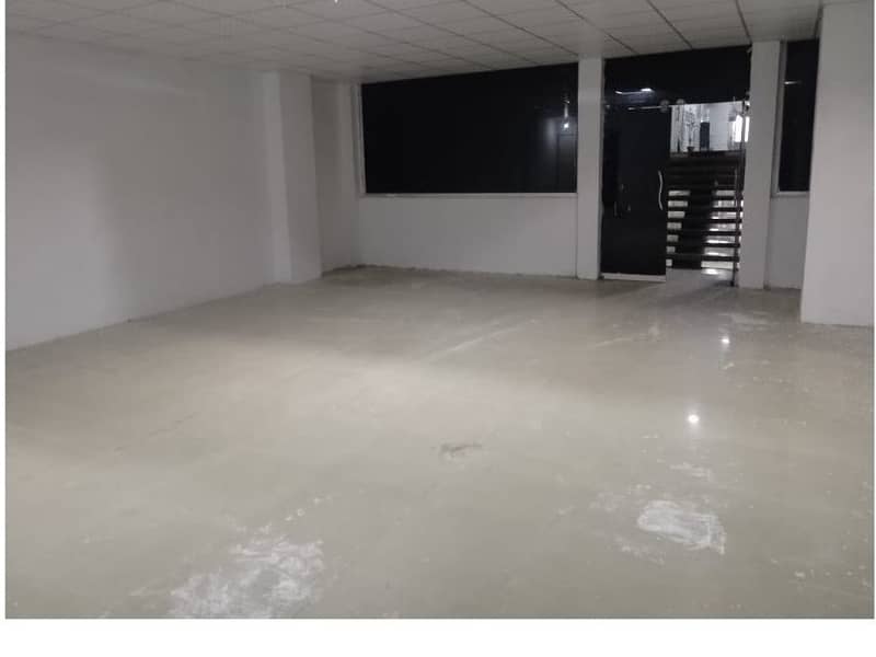 Area 700 Square Feet Office Available For Rent Real Pictures In Main Boulevard Road Gulberg 3 Lahore 0