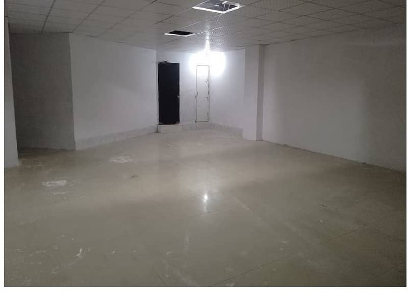 Area 700 Square Feet Office Available For Rent Real Pictures In Main Boulevard Road Gulberg 3 Lahore 2