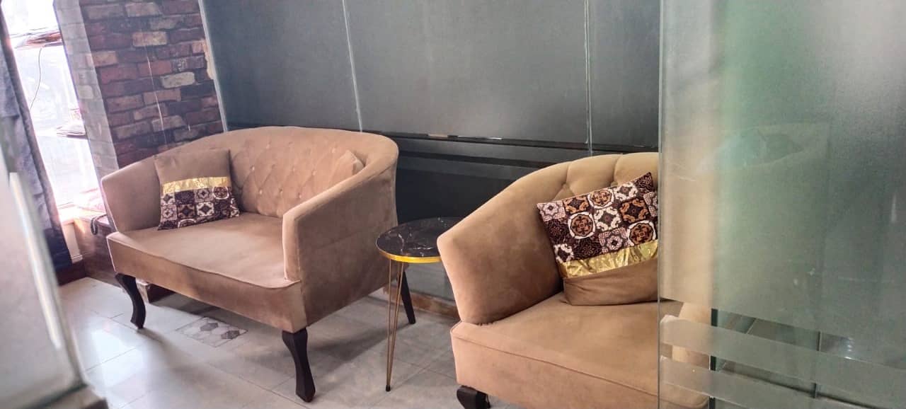 2 Sofa Set for sale 0