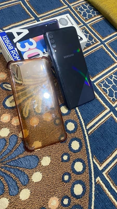 Samsung Galaxy A30s   4/128 gb 1