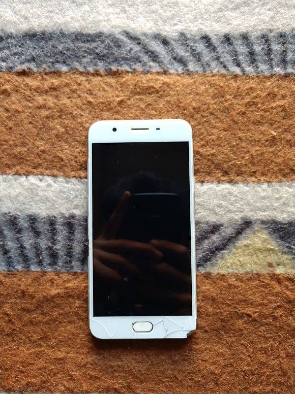 OPPO F1S (3.32) (EXCHANGE POSSIBLE) 0