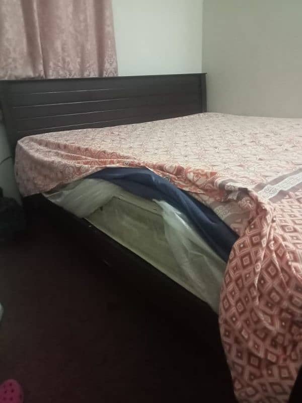 King Size Bed with mattress for sale in Islamabad 4