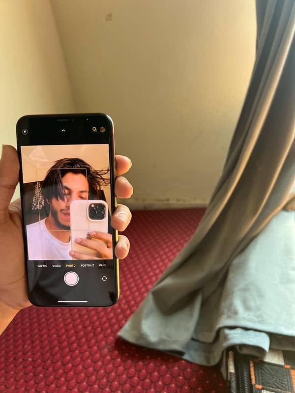 iPhone XS Max rose gold PTA approved 64 GB 3