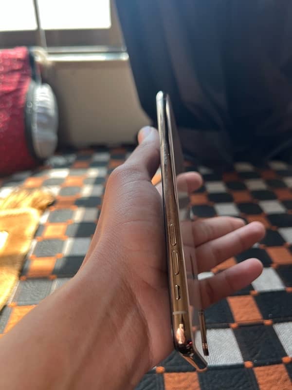 iPhone XS Max rose gold PTA approved 64 GB 5