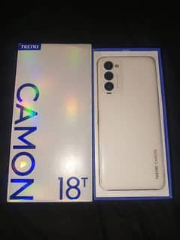 Camon 18t 10/10 cond . . all acess with box . . 03214012409 0