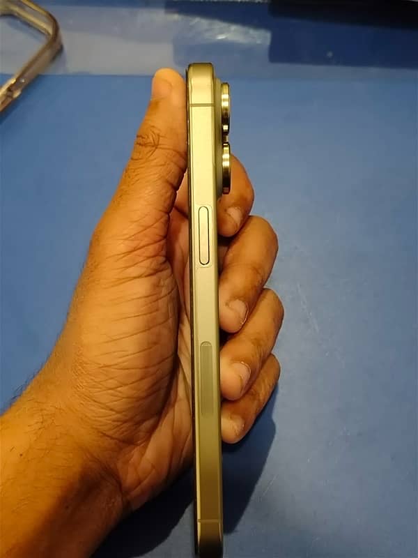 IPHONE 15 PRO MAX NATURAL TITANIUM 2