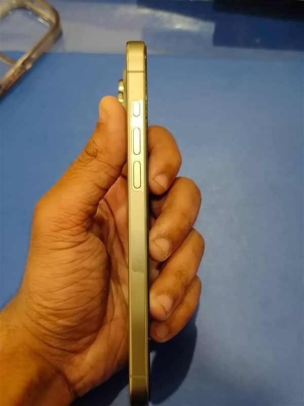 IPHONE 15 PRO MAX NATURAL TITANIUM 3