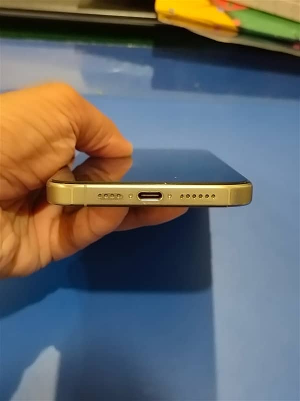 IPHONE 15 PRO MAX NATURAL TITANIUM 4