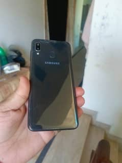 Samsung galaxy a20 3/32  all orignal with charger exchange possible