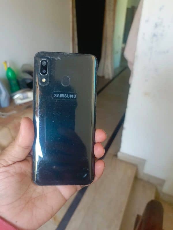 Samsung galaxy a20 3/32  all orignal with charger exchange possible 1