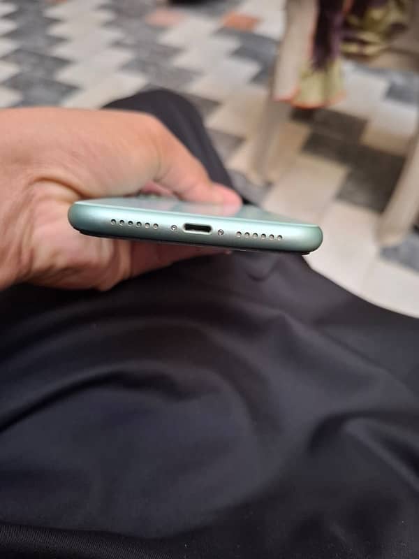 IPhone 11 Official PTA 128gb 3