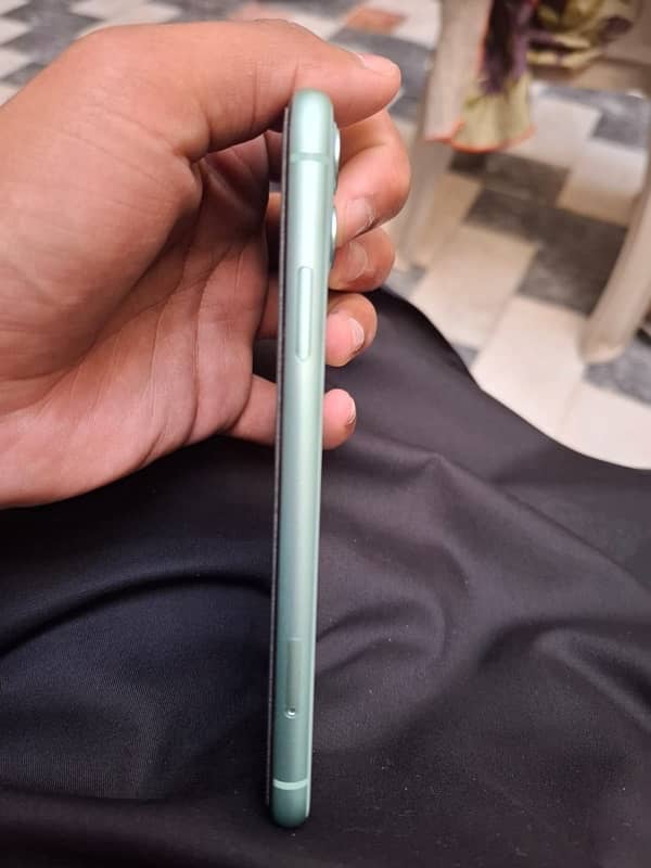 IPhone 11 Official PTA 128gb 4