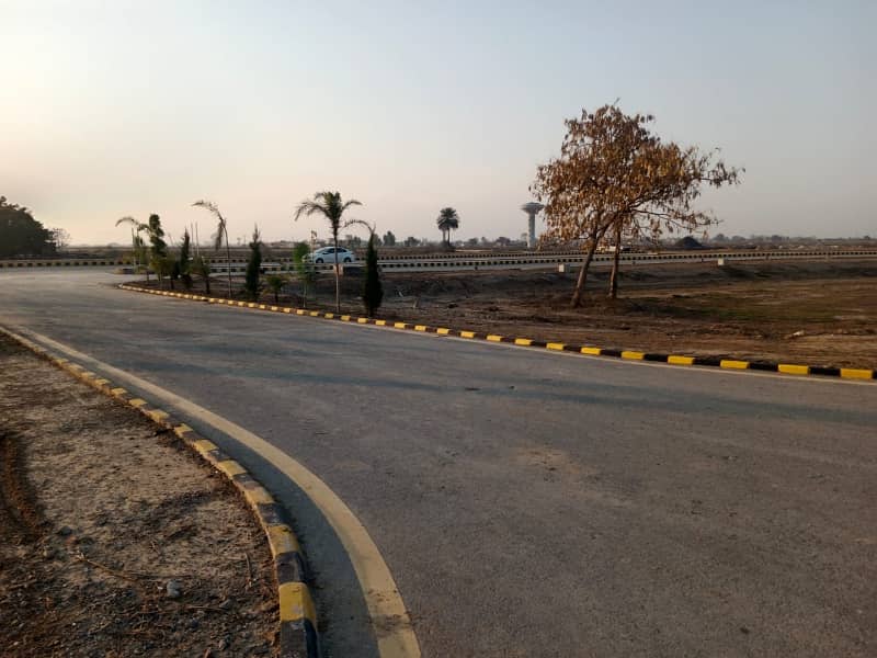 LDA CITY 5 MARLA POSSESSION PLOT FOR SALE IN VERY REASONLABLE PRICE 2