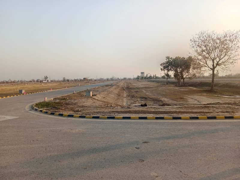 LDA CITY 5 MARLA POSSESSION PLOT FOR SALE IN VERY REASONLABLE PRICE 3