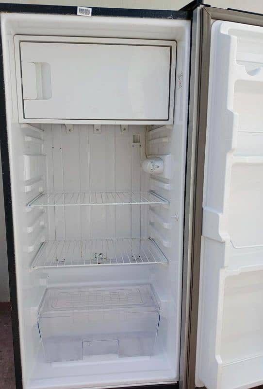 Dawlance fridge for sale in warranty urgent sell 5