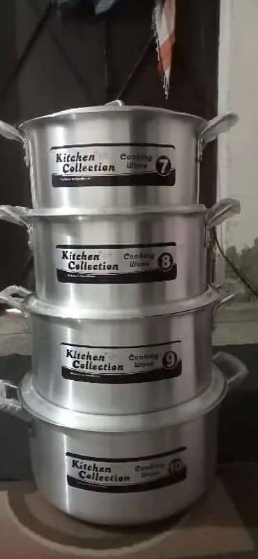 Cooking pots 4 different sizes new 1