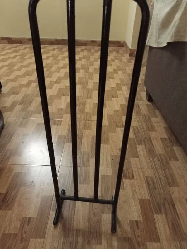 steel wicket/stumps for sale 1