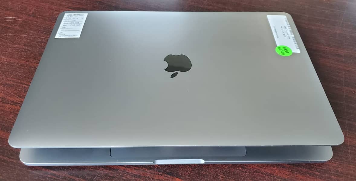 MACBOOK PRO M2 2022  24GB RAM 512GB SSD APPLE CARE PLUS 4