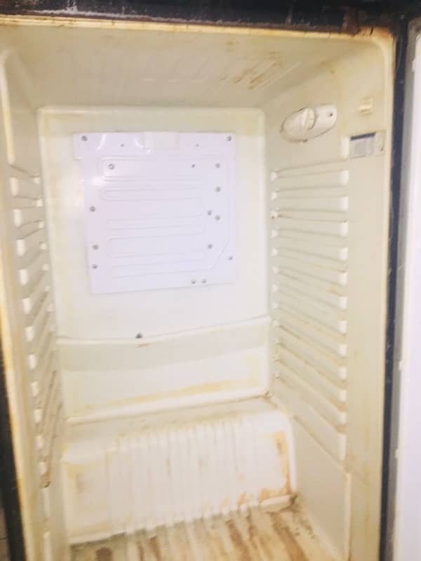 orient fridge condition is 10/8 3