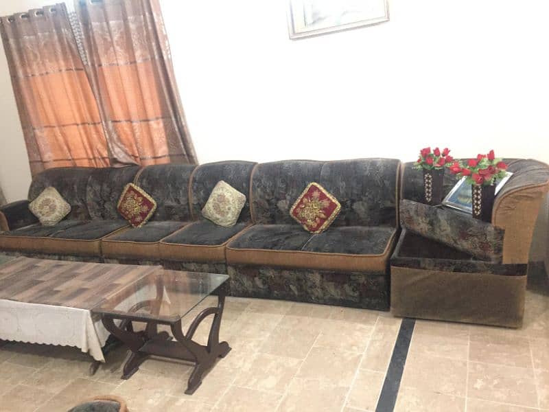 14seater sofa with side 2 decor table 1