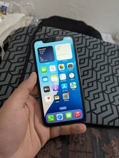 iphone 11 NON PTA FACTORY UNLOCKED