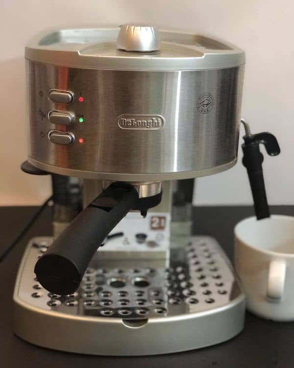 DeLonghi Coffeemaker/coffee machine 3