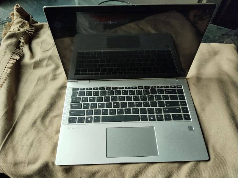 HP elitebook laptop 0